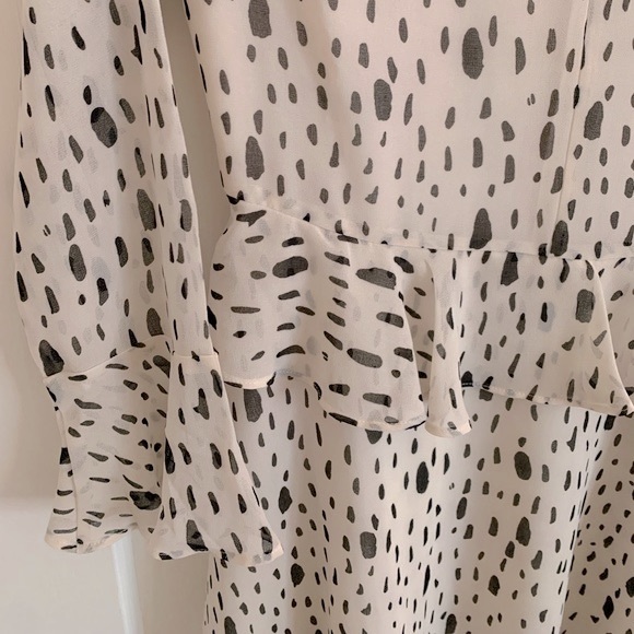 Avec Les Filles Black & White Mini Dress with Long Sleeves - Size Medium - Picture 6 of 14